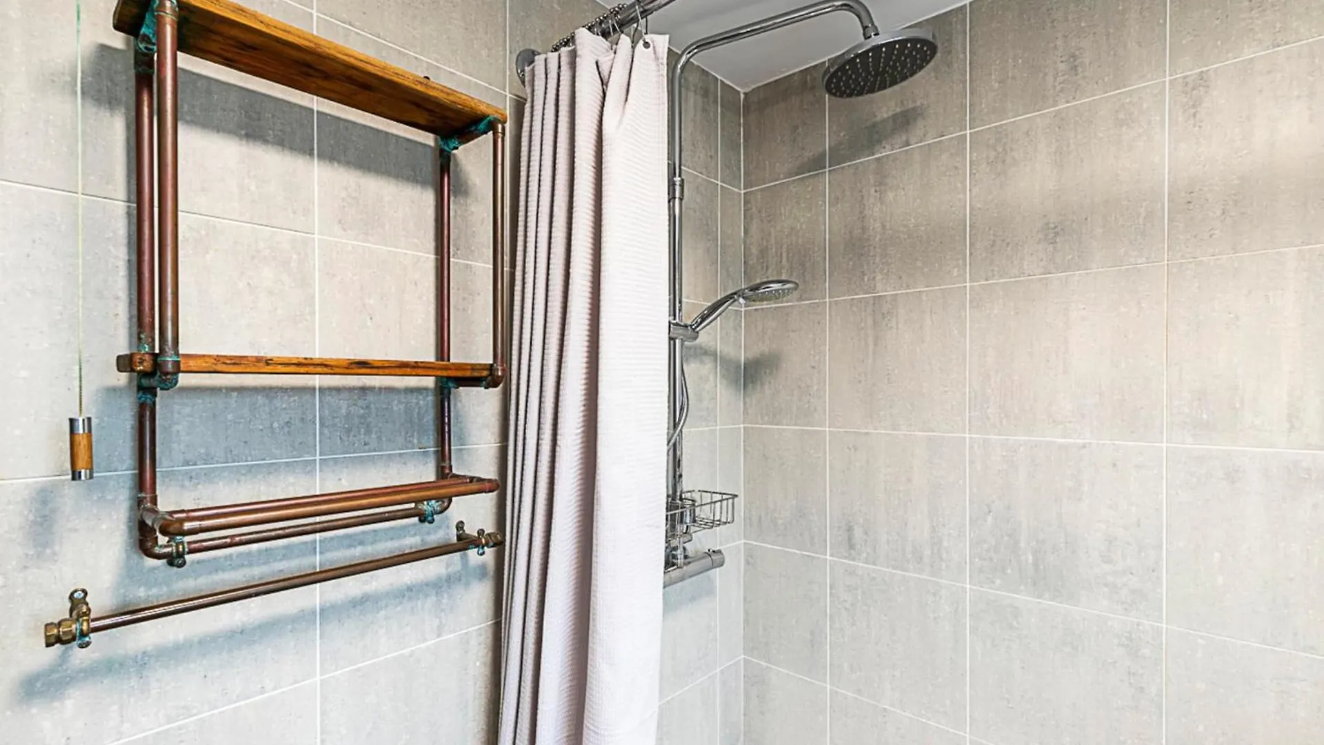 Bright Stepney Green Nest London Apartment