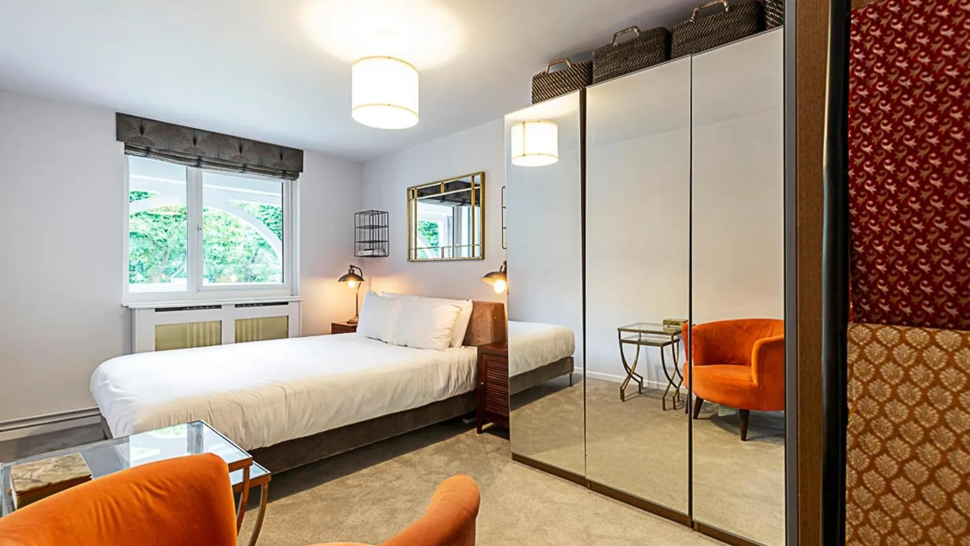 Bright Stepney Green Nest London